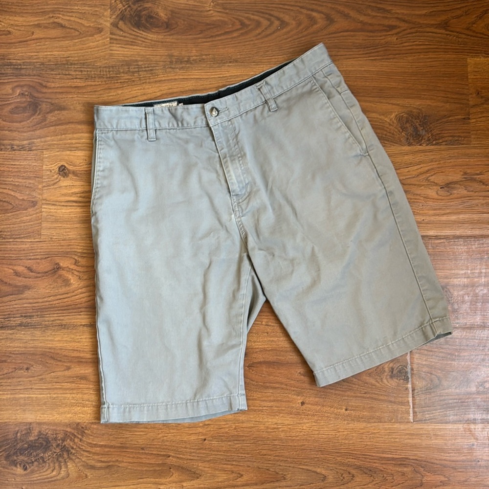 Men's Volcom gray Shorts